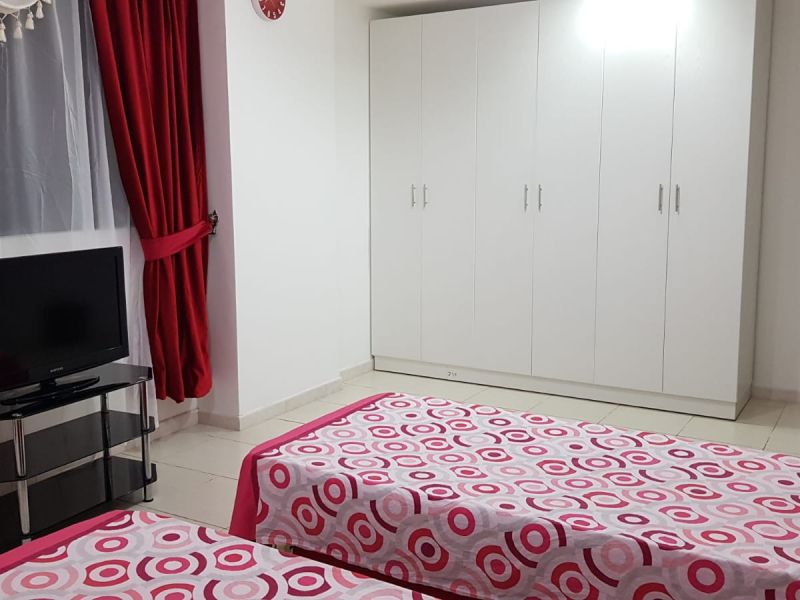 Twin sharing room available for Girls on SZR